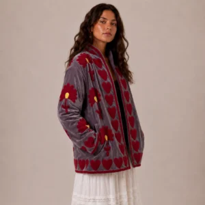 Lakshmi Jacket. Color gris con corazones y abanicos