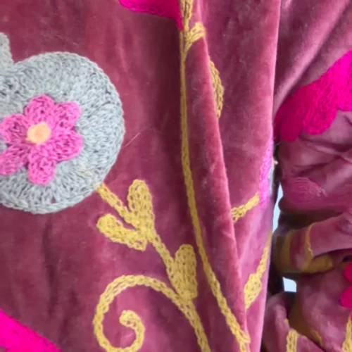 2 Lakshmi Jacket. Color frambuesa con flores