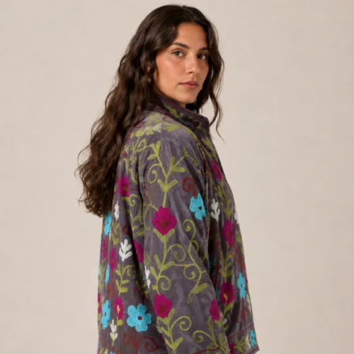 2 Lakshmi Jacket. Gris violáceo con flores