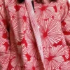 25 Selene Jacket, Color rojo brillante con flores
