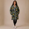 Selene Jacket. Color negro con abanicos