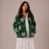4 Lakshmi Jacket. Color verde pino con corazones
