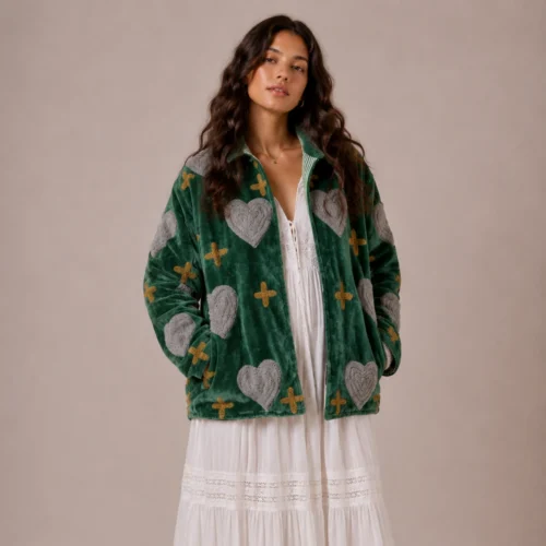 4 Lakshmi Jacket. Color verde pino con corazones