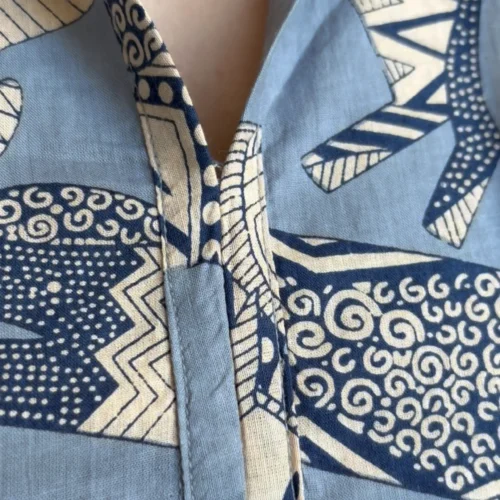 5 Shakti dress, Color azul acero con gatos