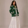 5 Lakshmi Jacket. Color verde pino con corazones