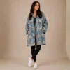 5 Selene Jacket. Color azul acero con gatos